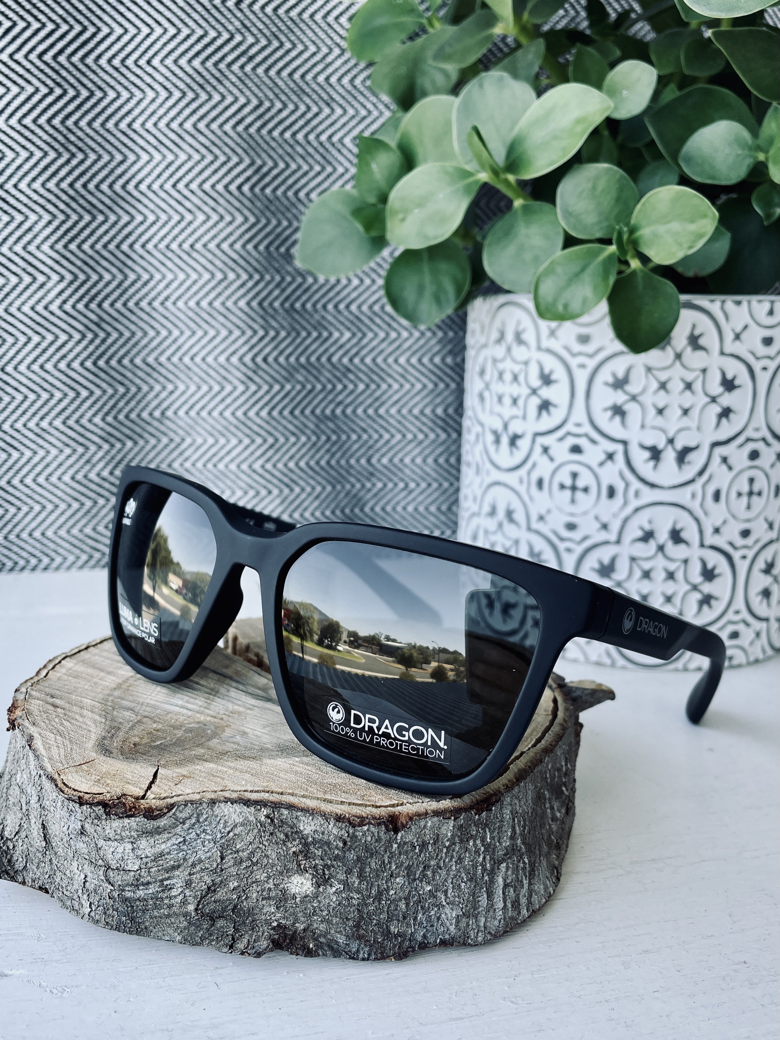 Dragon Burgee H2O Matte Black/Ll Smoke Polarised-polarised-886895524834-48079-002-Dragon Alliance-Sunnieside